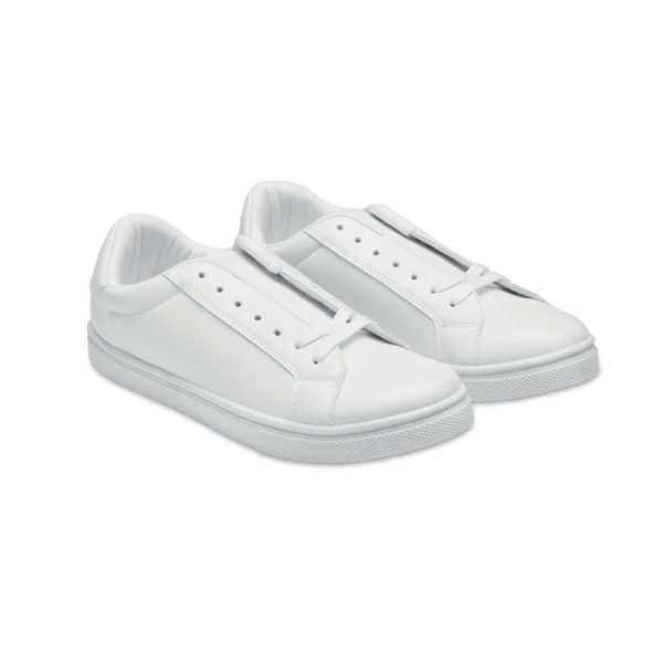 Sneakers in PU offer a stylish, durable, and easy-to-maintain footwear option.