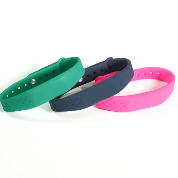 Access control rfid wristbands silicone in bahrain gift suppliers Access control rfid wristbands silicone in bahrain